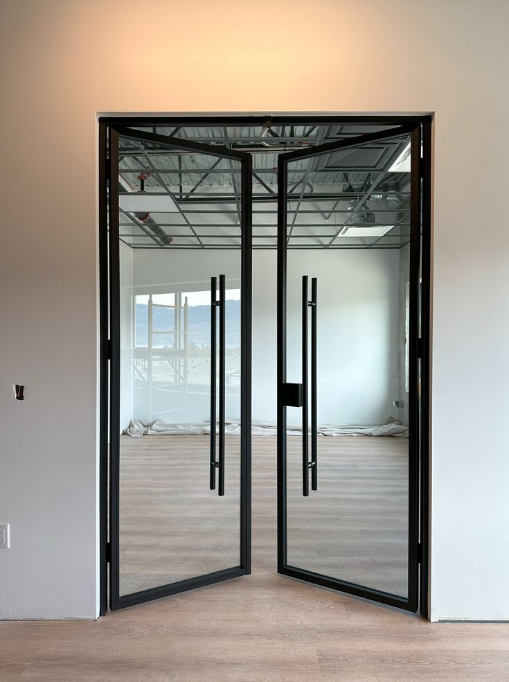 Aluminum entry door, exterior view